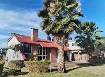Casa · 200m² · 2 Recámaras · 6 Estacionamientos · Casa en Fraccionamiento en El Castillo Jiutepec - Maz - 1850 - Fr