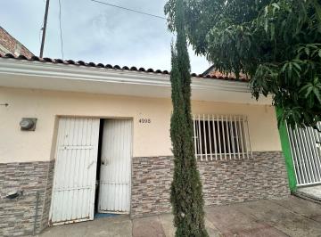 Tengo dos cuartos disponibles en casa compartida, a una cuadra de la estación ar · Recámara en Casa Compartida