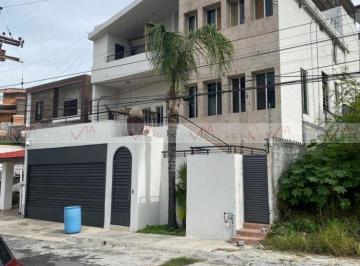Casa de 3 habitaciones, Guadalupe · Casa en Venta en Guadalupe