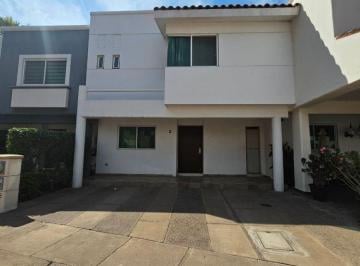Casa de 4 habitaciones, Culiacán · Casa en Renta en Privada Los Patios Sector Congreso