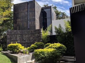 Casa de 3 habitaciones, Villa de Alvarez · Casa con 815 m² de Terreno y 3 Recámaras en Venta en Condominio Las Parotas