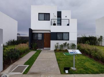 Casa · 93m² · 3 Recámaras · 2 Estacionamientos · La Firma Real State Vende Casas Nuevas Modelo Vileta en Ferrara Residencial Al Norte Junto a Paseos