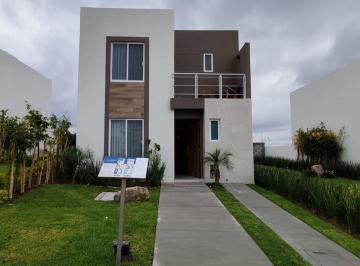 Casa · 101m² · 3 Recámaras · 2 Estacionamientos · La Firma Real State Vende Casas Nuevas Modelo Fortuna en Vilanova Residencial Al Sur en Rancho Sta.