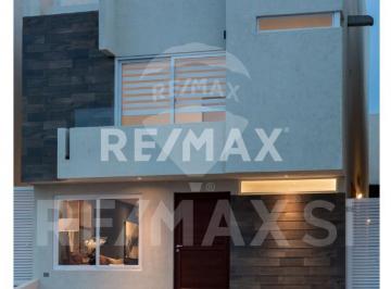 Casa · 218m² · 3 Recámaras · 2 Estacionamientos · Casa en Venta Zbata