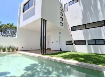 Casa de 4 habitaciones, Cuernavaca · Casa en Fraccionamiento con Vigilancia