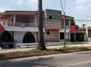 Casa · 1200m² · 5 Recámaras · 4 Estacionamientos · House in Minatitlan Centro