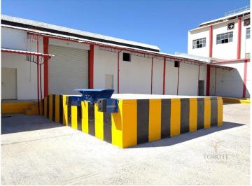 Local comercial · 400m² · Renta de Bodegas y Oficinas en Blvd. Enrique Mazón "Bodegas Combate"