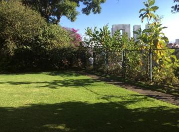 Casa · 660m² · 3 Recámaras · 4 Estacionamientos · Casa en Venta en Bosques de Las Lomas Para Actualizar Buena Calle