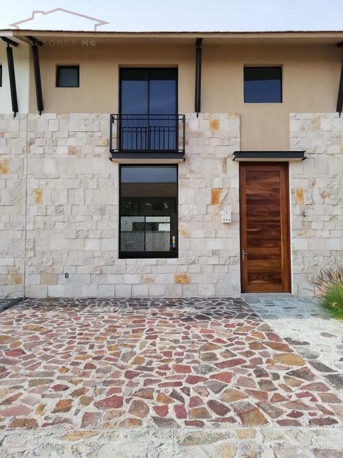 House Rental in Hacienda Valbuena Private Residential Development with Clubhouse and Swimming Pool