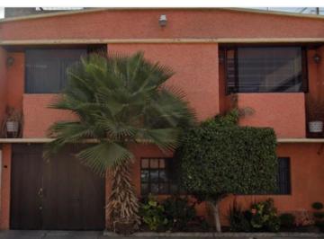 Casa de 3 habitaciones, Gustavo A. Madero · Hermosa Casa en Av 511!