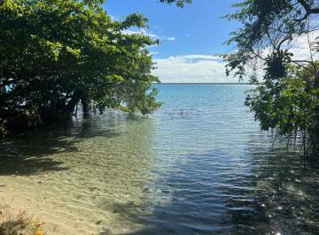 Terreno / Lote de 2 habitaciones, Bacalar · Terreno en Venta con Laguna