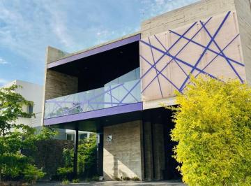 Casa de 3 habitaciones, Tlajomulco de Zúñiga · Casa en Venta en Fraccionamiento La Rioja