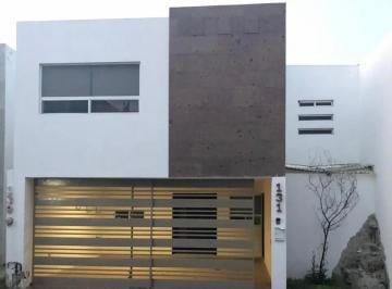 Casa de 3 habitaciones, Saltillo · Casa Amueblada Fracc Privado San Sebastian Saltillo
