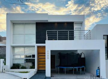 Casa · 252m² · 3 Recámaras · 2 Estacionamientos · Casa en Venta en Asturias por Cantera Chihuahua.