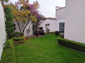 Casa · 500m² · 3 Recámaras · 4 Estacionamientos · Casa en Venta en Circuito Juristas, Ciudad Satelite