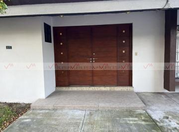 Casa · 280m² · 3 Recámaras · 5 Estacionamientos · Casa en Venta en Contry Tesoro