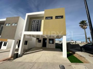 Casa · 84m² · 3 Recámaras · 2 Estacionamientos · Casas en Venta en Privadas Pacifico II, Tijuana, Baja California.