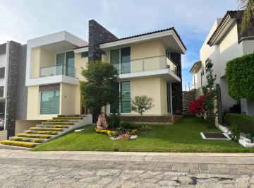 Casa de 4 habitaciones, Tlajomulco de Zúñiga · Fraccionamiento El Manantial Sur de La Ciudad