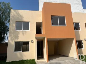 Casa · 75m² · 3 Recámaras · 1 Estacionamiento · Se Vende Casa en Desarrollo Los Reyes La Paz