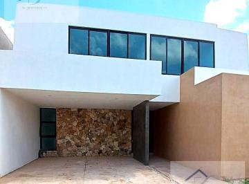 Casa · 295m² · 4 Recámaras · 2 Estacionamientos · Casa en Pueblo Sitpach