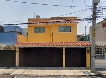 Casa de 4 habitaciones, Azcapotzalco · Casa en Remate en Ex Hacienda El Rosario Azcapotzalco