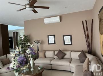 Casa · 400m² · 4 Recámaras · 3 Estacionamientos · Vendo Casa en Residencial Villa Magna