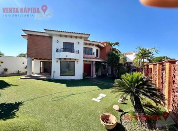Casa · 418m² · 4 Recámaras · 4 Estacionamientos · Casa en Fraccionamiento Pueblo Bonito
