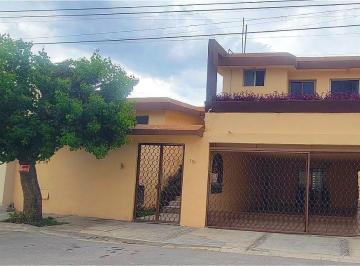 Casa · 400m² · 3 Recámaras · 2 Estacionamientos · Casa en Venta, Residencial Los Alpes, Saltillo