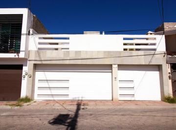Casa · 503m² · 3 Recámaras · 3 Estacionamientos · Venta/renta Casa en Jardínes de La Concepción Al Norte Cin
