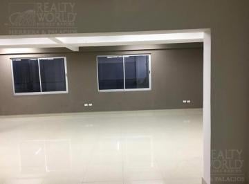Oficina · 296m² · 3 Estacionamientos · Ocicina en Renta en Col Topo Chico