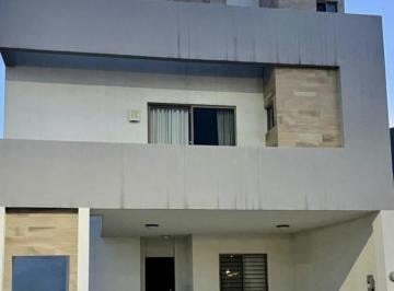 Casa · 284m² · 3 Recámaras · 2 Estacionamientos · Casa en Venta en Escobedo, Nuevo León