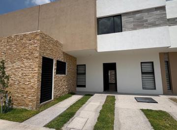Casa · 156m² · 3 Recámaras · 2 Estacionamientos · Casa en Venta en Sotavento Residencial Villa de Pozos. San Luis Potosi