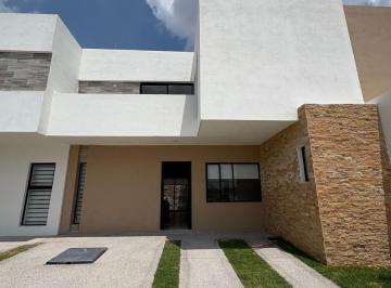 Casa · 174m² · 3 Recámaras · 2 Estacionamientos · Casa en Venta en Residencial Sotavento Villa de Pozos S. L. p.