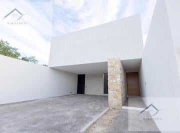 Casa · 364m² · 3 Recámaras · 4 Estacionamientos · Casa en Temozón Norte