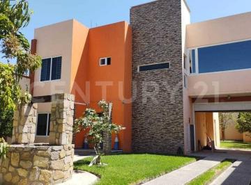 Casa · 200m² · 4 Recámaras · 3 Estacionamientos · Casa en Venta en Tlaquiltenango, Morelos