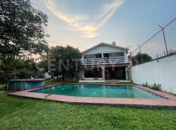 Casa · 360m² · 5 Recámaras · 6 Estacionamientos · Casa en Venta con Variedad de Arboles Frutales Ocotepec, Morelos