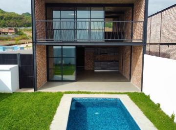Casa · 132m² · 3 Recámaras · 2 Estacionamientos · Casas Nuevas Tipo Loft con Alberca y Jardín Privados en Venta Cuerna