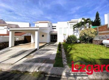 Casa de 4 habitaciones, Atlatlahucan · En Venta Excelente Residencia Campestre con Amplios Espacios Habitables