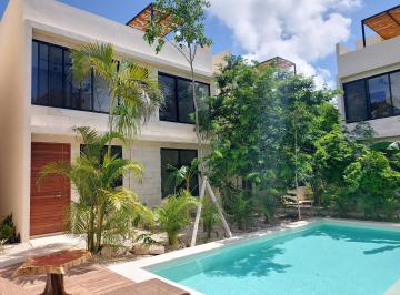 Casa · 166m² · 2 Recámaras · 1 Estacionamiento · Casa con Jardín y Alberca Privada a Buen Precio en Tulum