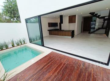 Casa · 220m² · 4 Recámaras · 2 Estacionamientos · Casa en Venta en Rio Residencial