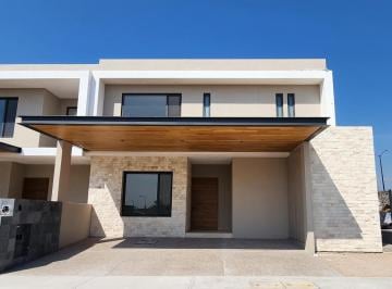 Casa · 325m² · 3 Recámaras · 2 Estacionamientos · Casa en Nueva en Venta con Excelentes Acabados en Vista del Roble