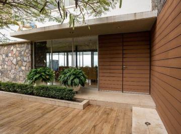 Casa · 8850m² · 4 Recámaras · 6 Estacionamientos · Casa en Venta Frente a Laguna, Chantepec Jalisco.