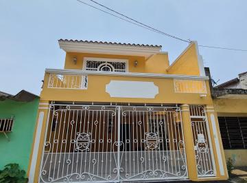 Casa · 124m² · 4 Recámaras · 2 Estacionamientos · Casa en Venta con Recamara en Planta Baja Atras del Hospital Angeles