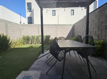 Casa · 100m² · 3 Recámaras · 2 Estacionamientos · Casa en Venta en La Zona del Mirador, El Marques Qro