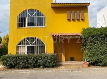 Casa · 114m² · 3 Recámaras · 1 Estacionamiento · Casa en Venta en San Mateo Otzacatipan, Toluca, Estado de México
