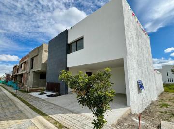 Casa · 248m² · 4 Recámaras · 3 Estacionamientos · Casa en Venta, Lomas de Angelópolis III, P. Chiapas
