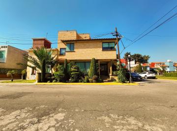 Casa en condominio de 4 habitaciones, Toluca · Casa en Venta en Metepec Amplia en Fraccionamiento Nogales Segura