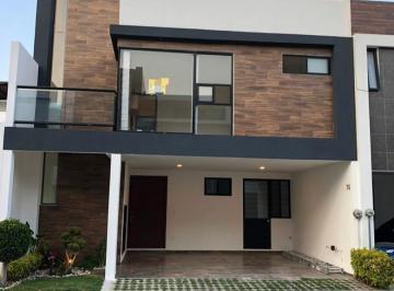Casa de 3 habitaciones, San Andrés Cholula · Renta Casa en Fraccionamiento Cerrado en Recta Cholula con Roof Garden