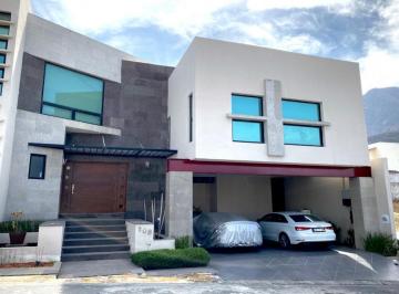 Casa · 400m² · 3 Recámaras · 2 Estacionamientos · Casa - Bosques de Valle Alto