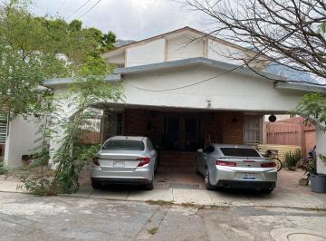Casa · 260m² · 3 Recámaras · 2 Estacionamientos · Casa en Venta en Mirador de La Huasteca